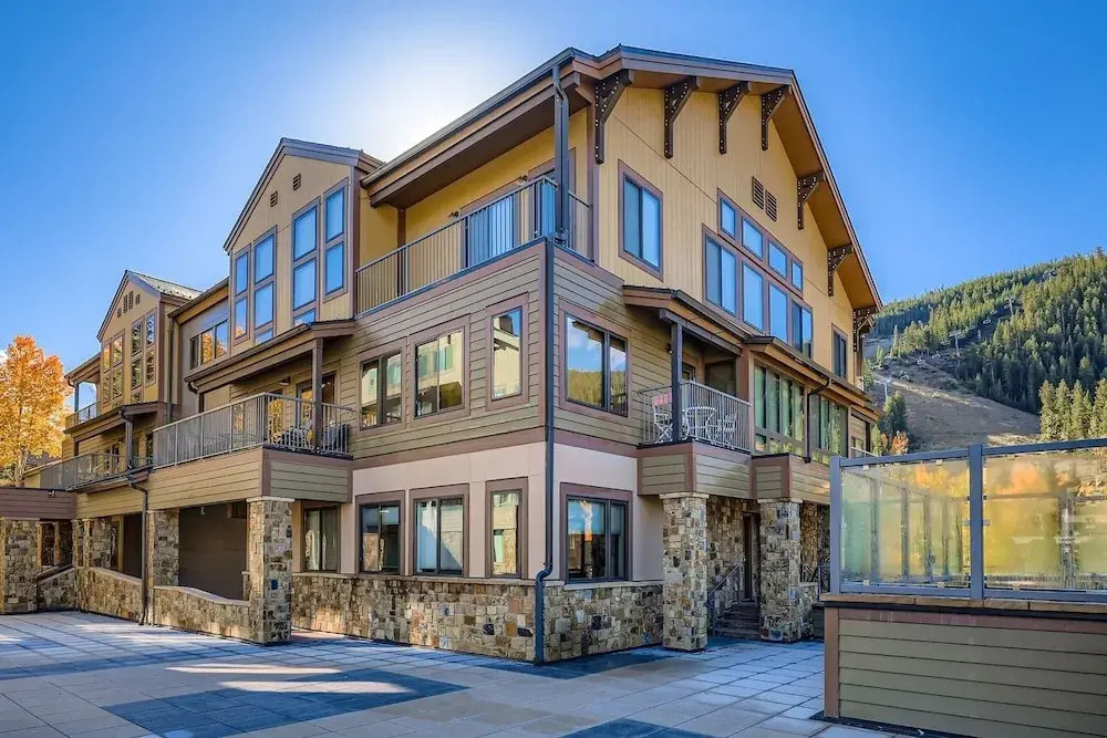 2795 Slopeside 1 Bedroom Condo