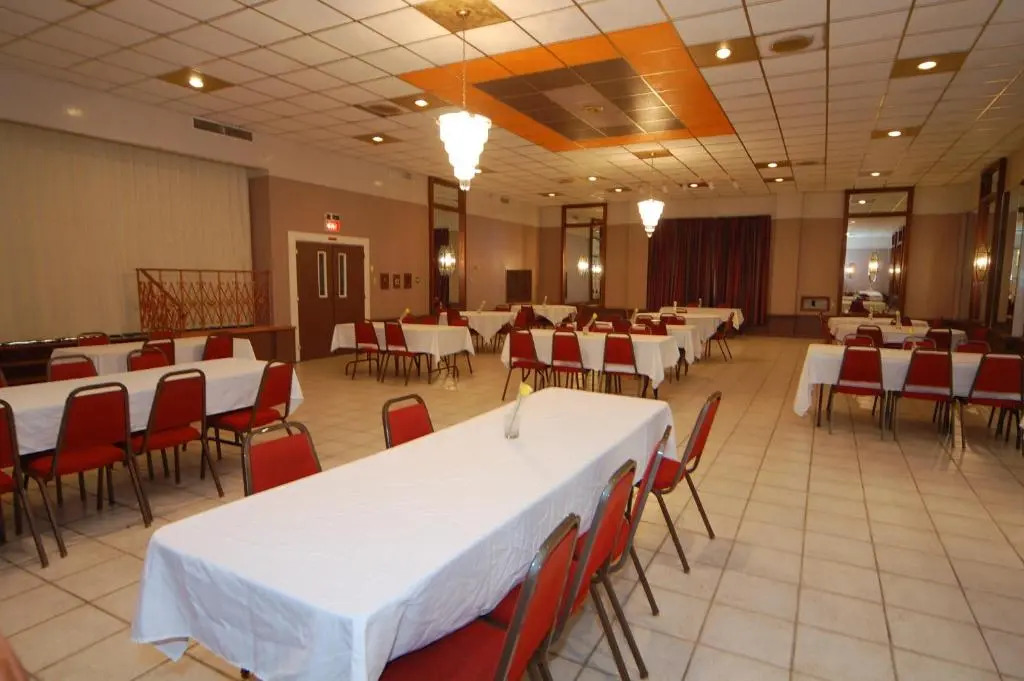 Monsoon Inn