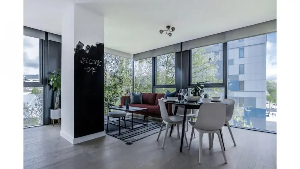 Design 1 Bed With Balcony