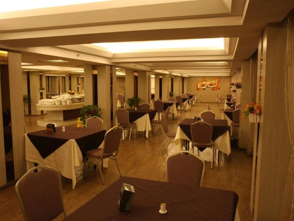 Hong He Hotel(昆明红河宾馆（火车站店）)