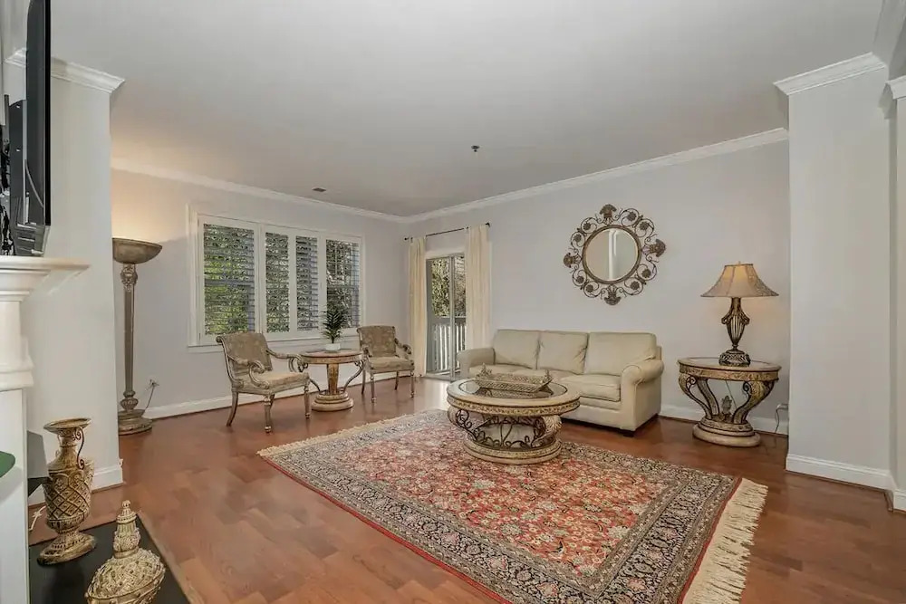 Sleek & Stylish Condo In Southpark 3 Bedroom Home by RedAwning