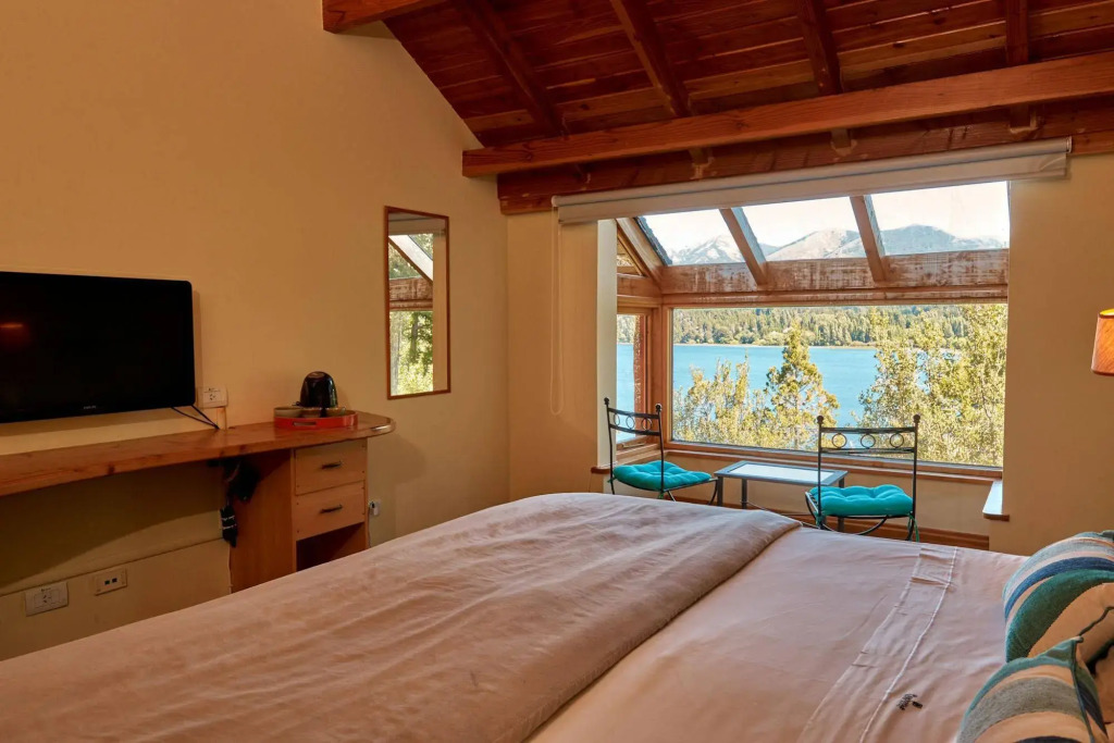 Peninsula Petit