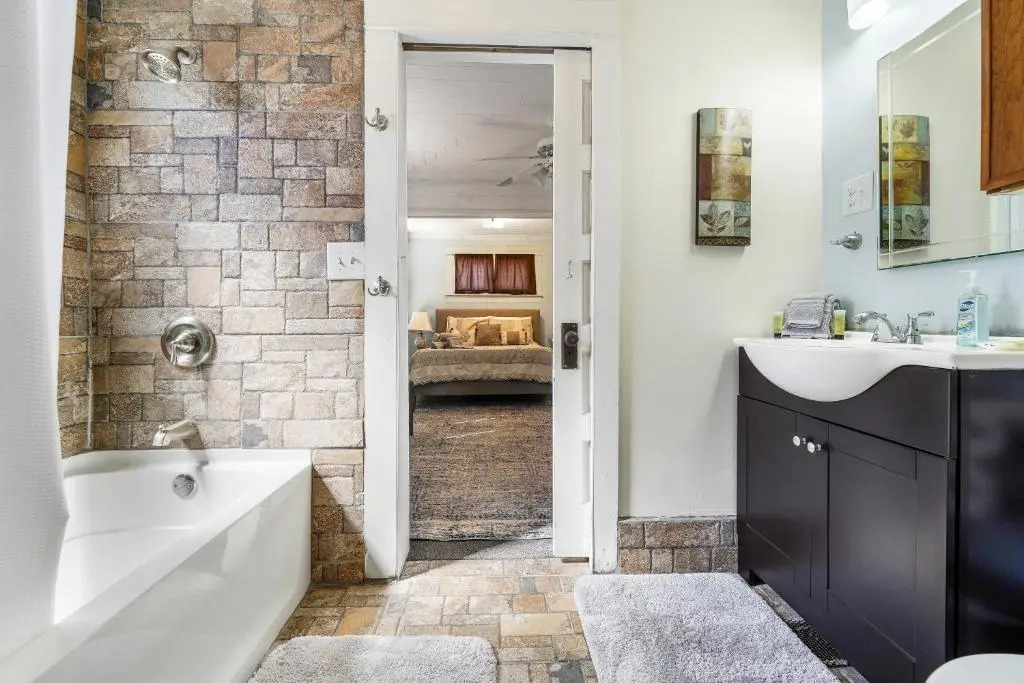 Cutest Nibley Park Bungalow