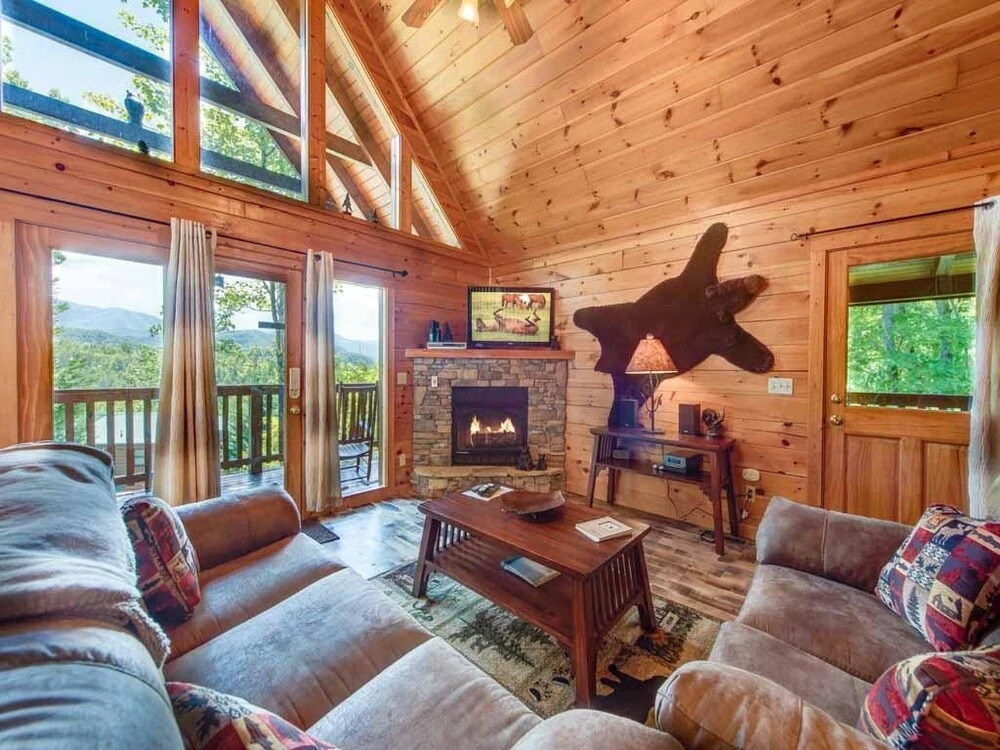Whisper Mountain 2 Bedroom Home with Hot Tub