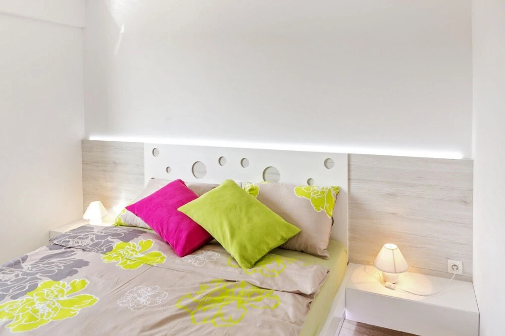 A Modern, 3-bedroom House in Vodice With a Swimming Pool and Wifi 800m