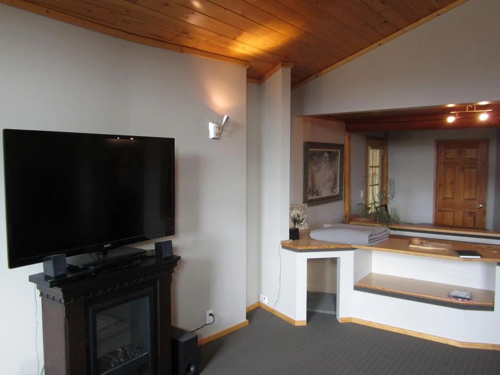 Mount Logan Lodge