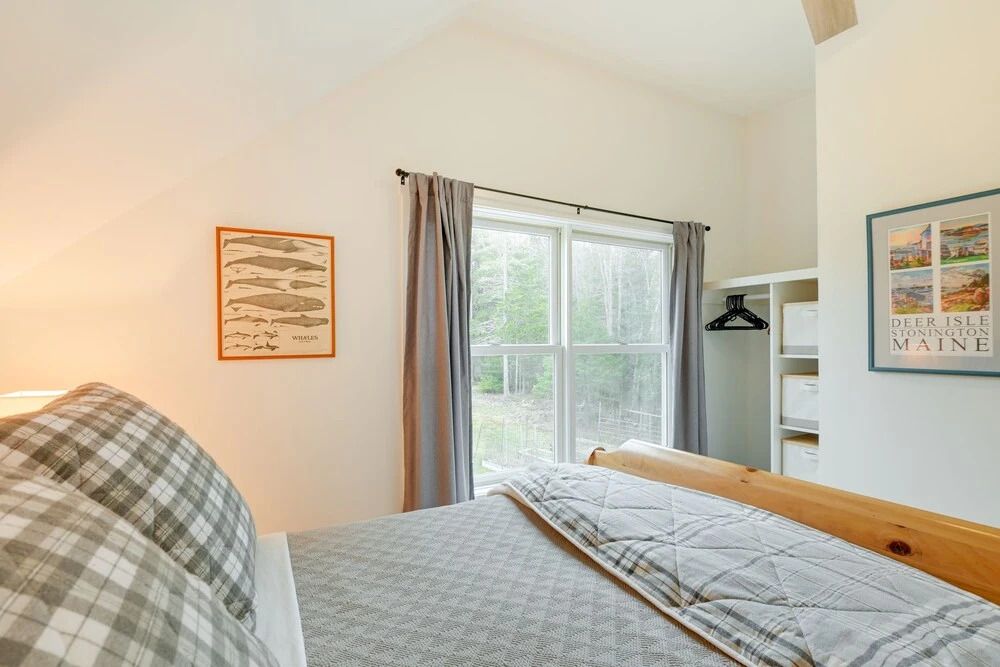 Waterfront Deer Isle Apartment w/ Fire Pit