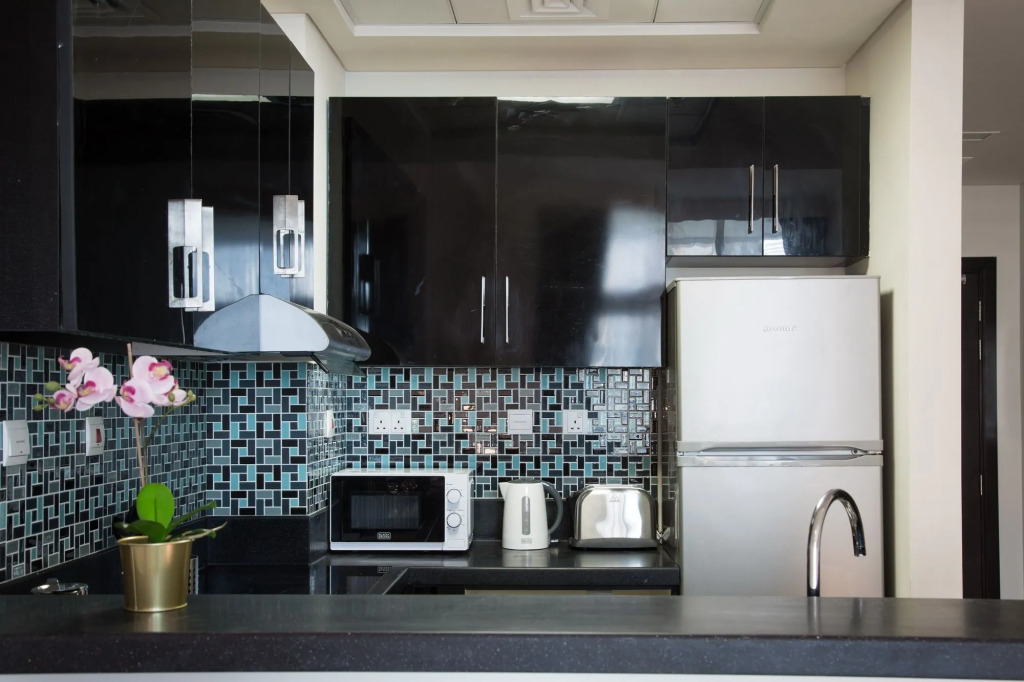 HiGuests - Fully Renovated,3 mins to the beach and Sea View
