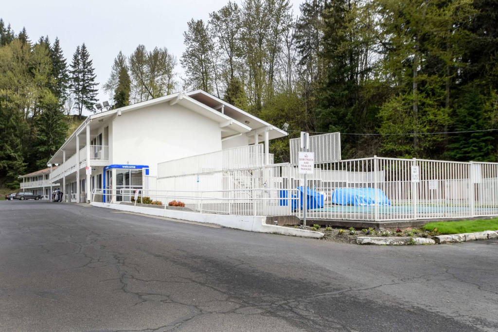 Motel 6-Kelso, WA - Mt. St. Helens