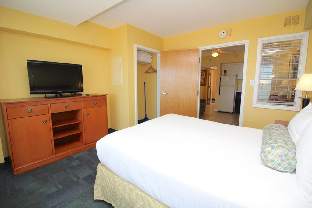Ocean Sands Resort, Oceanfront, Virginia Beach by Vacatia