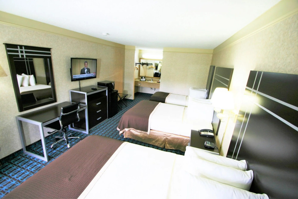 Deluxe Inn - Fayetteville I-95