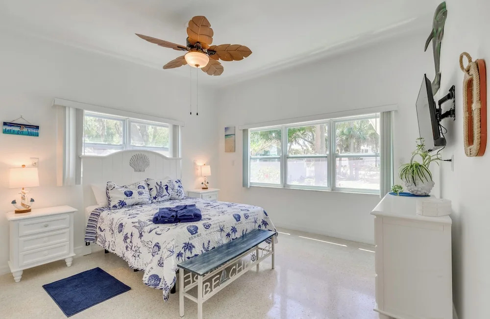 Hot Tub & Gas Grill: Port Richey Retreat