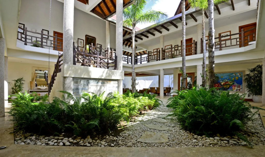 Ocean and Golf View 5-bedroom Villa With Unique Tropical Style