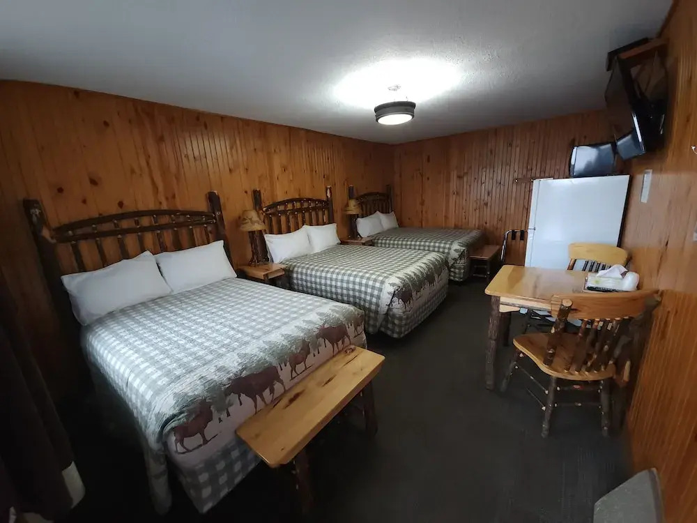 Outdoorsman Motel