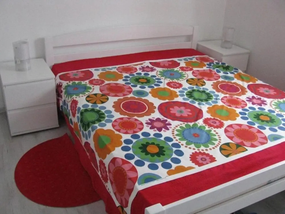 Xena - Comfort and Spacious - A2 Red