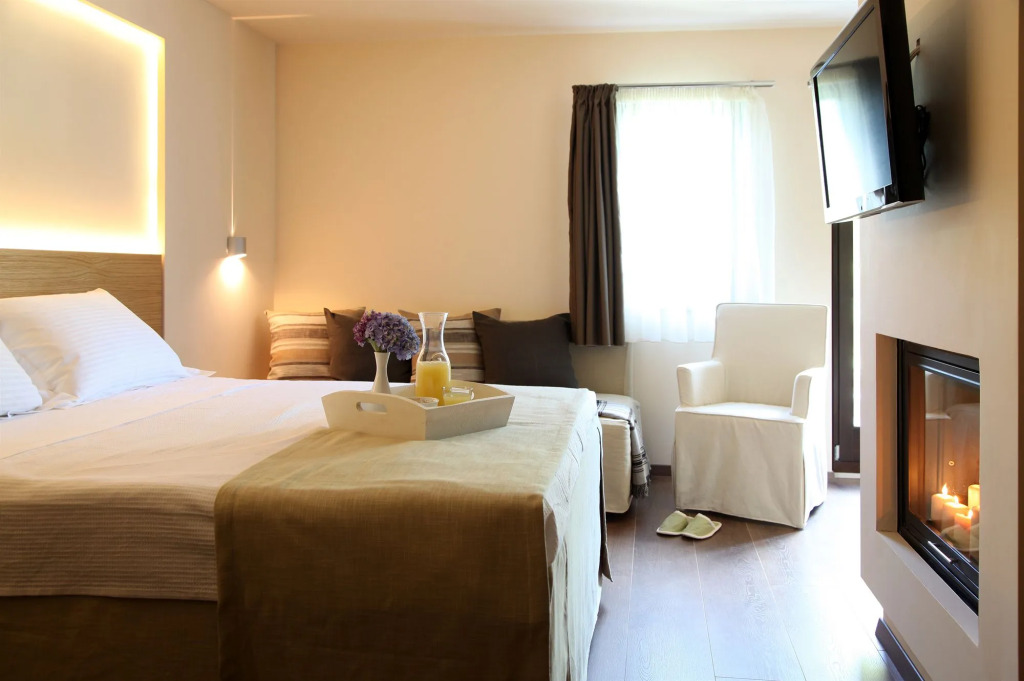 Theta Hotel