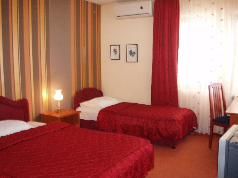Ani Hotel