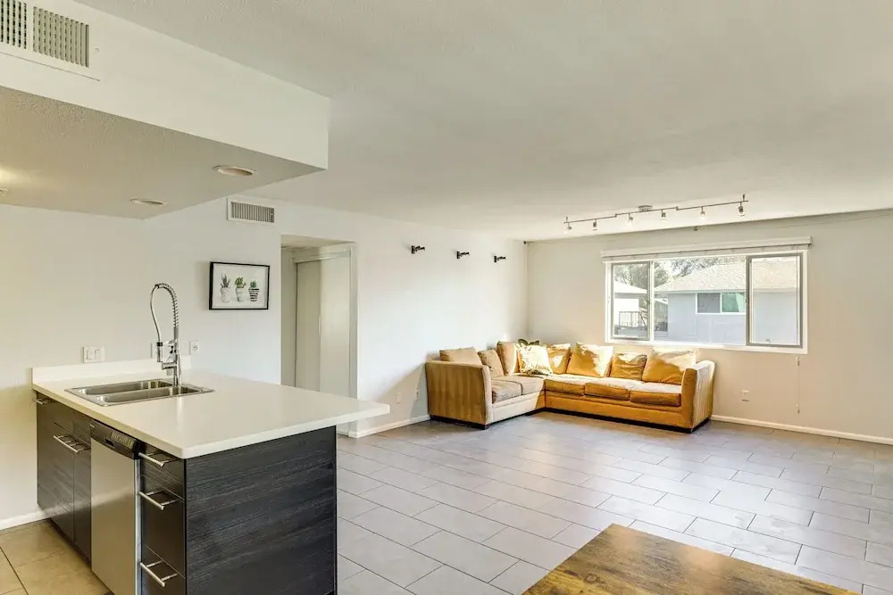 Community Pool: Scottsdale Condo 2 Mi to ASU