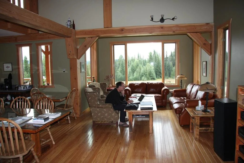 'eh' Canadian Lodge