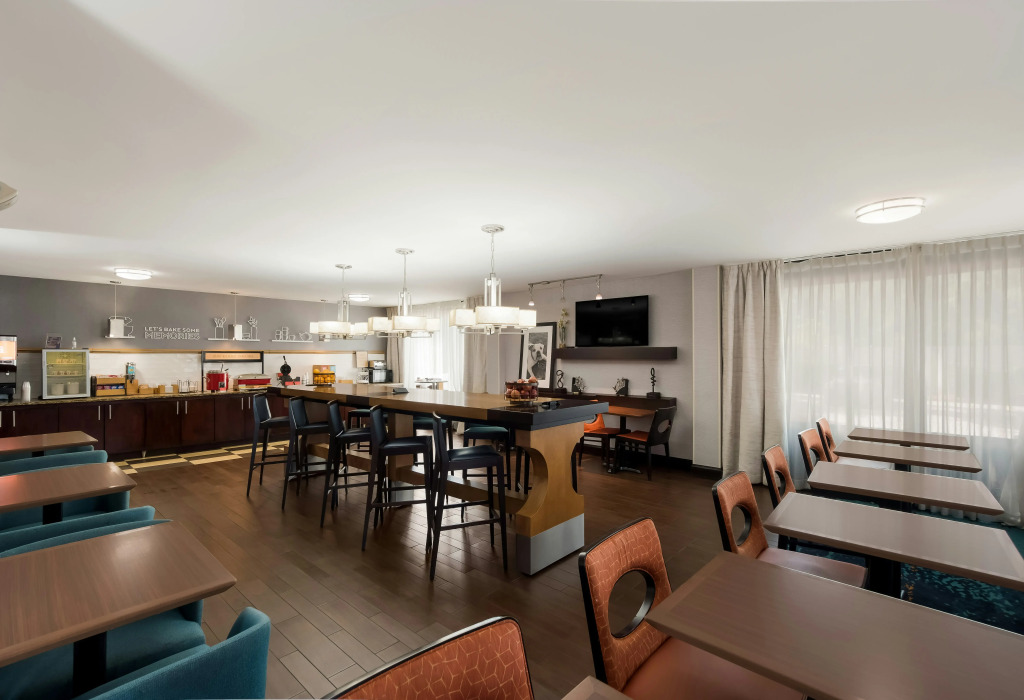 Hampton Inn Columbia-I-26 Airport