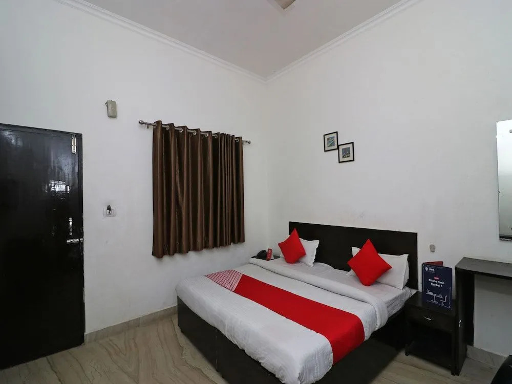 OYO 23158 Hotel The Taj