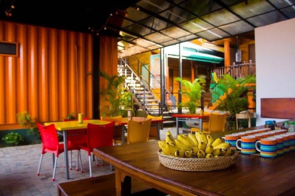Hangover Hostels Mirissa