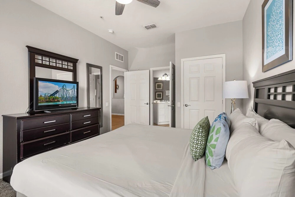 Spacious Condo Near Convention Ctr & I-Drive, Pool