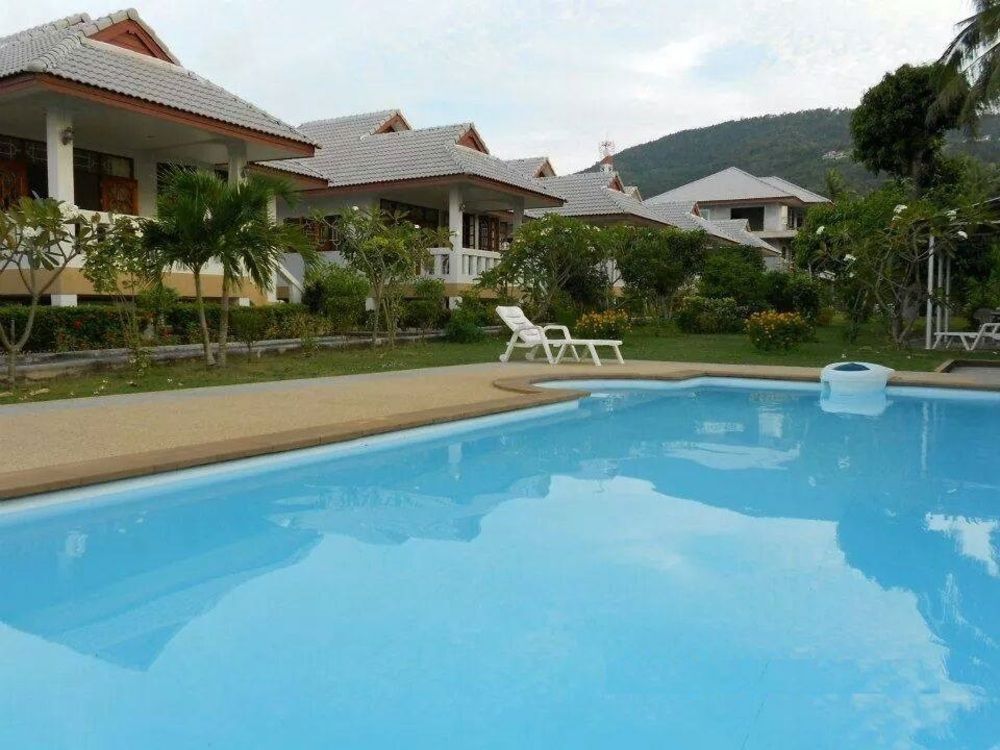 Krisada Beach Resort
