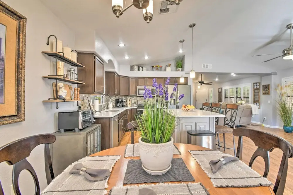 Patio & Grilling Station: Family Home in Glendale