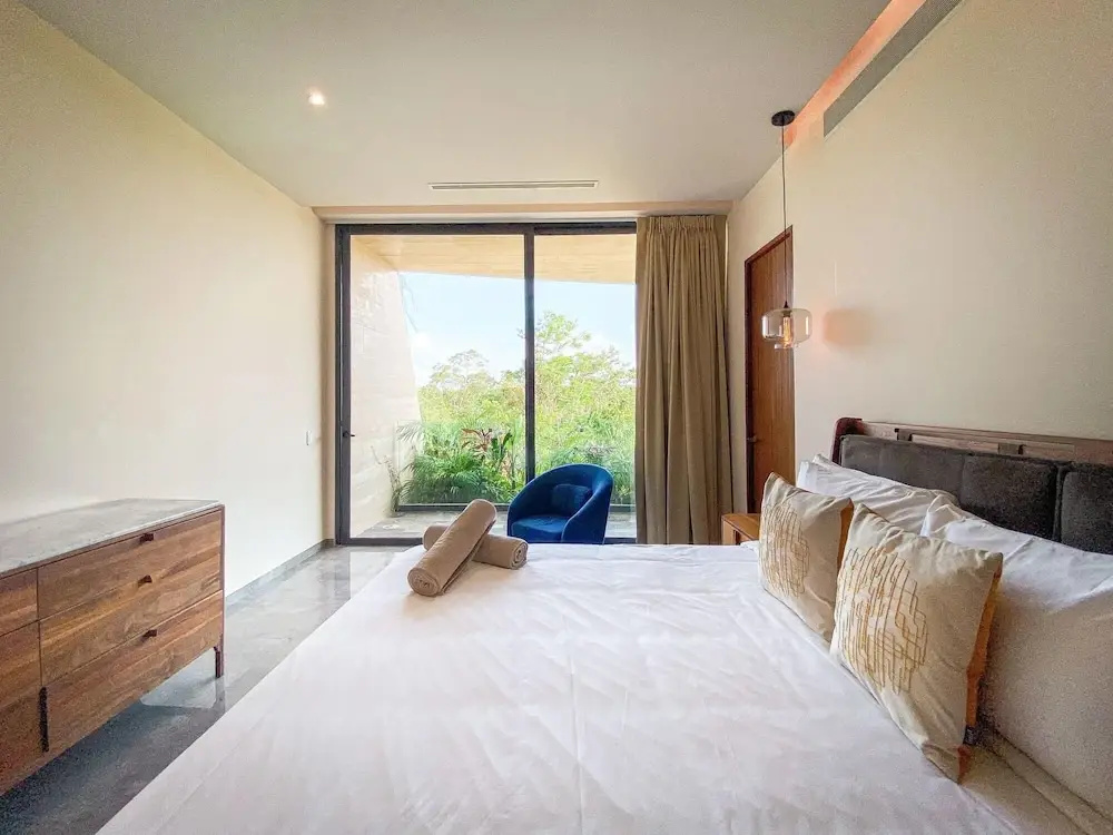 Modern 3 BR Penthouse With Pool View and Free Shuttle to Beach Club Roof Top Pool BBQ Area Yoga Space