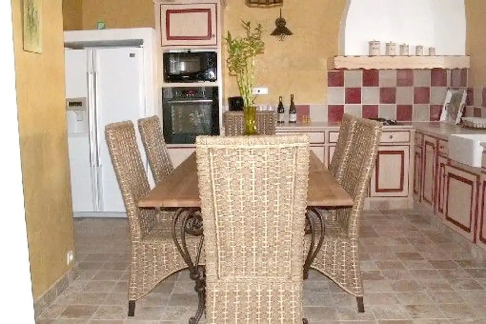 House With 2 Bedrooms in Aubignan, With Shared Pool, Enclosed Garden and Wifi - 120 km From the Beach