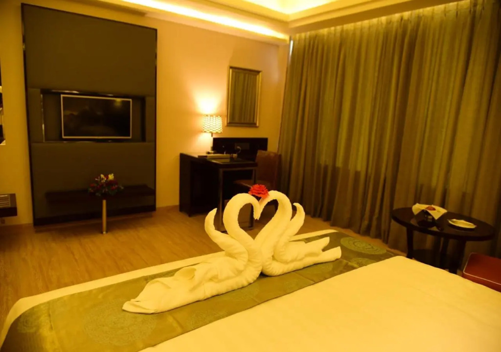 OM Clarks Inn Raebareli