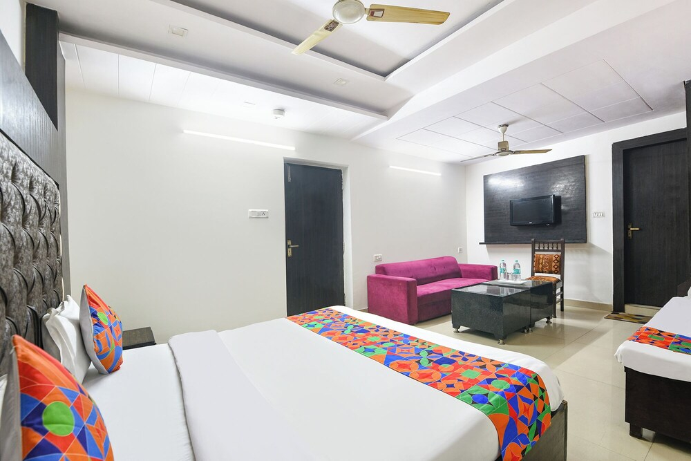 FabHotel Vishesh Continental