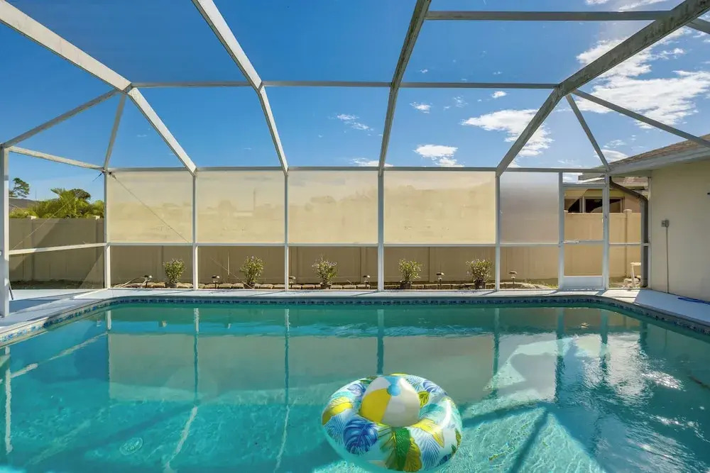 4 Mi to Port Charlotte Beach Park: Gem w/ Pool