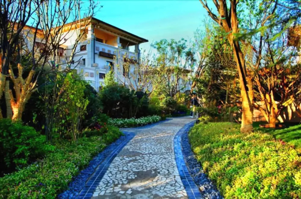 YT Longhu Seaview Garden Holiday Villa