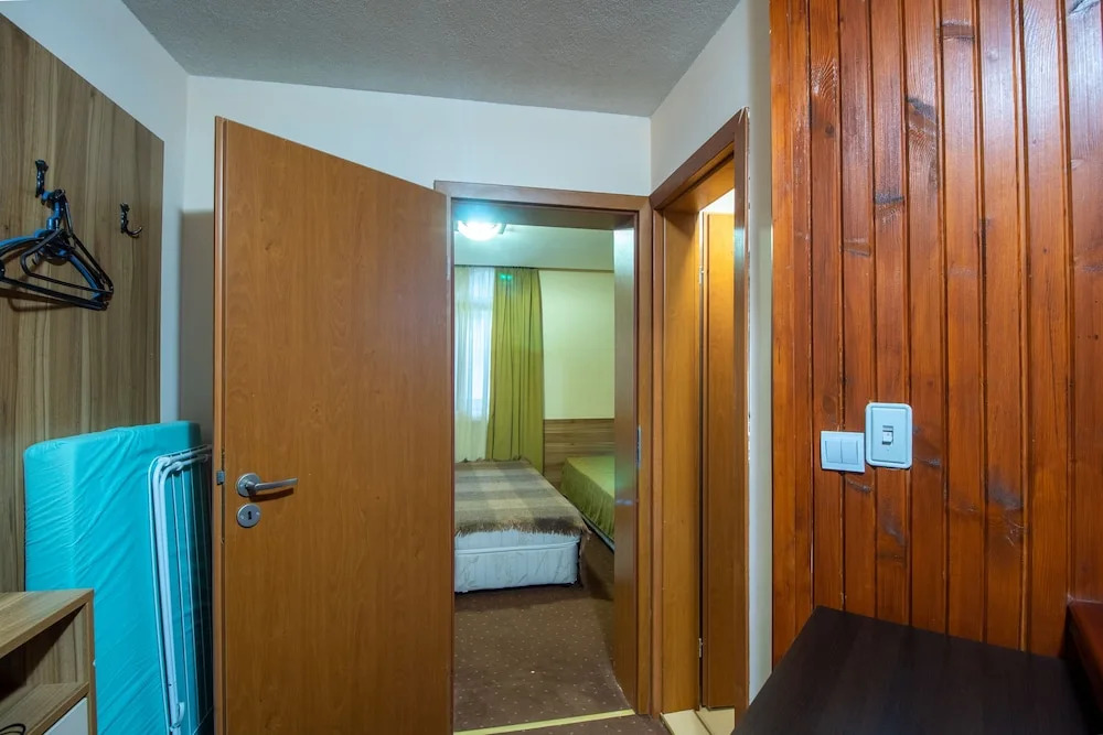 2 bedroom, 2 showeroom Villa suitable for a family skication and remote working