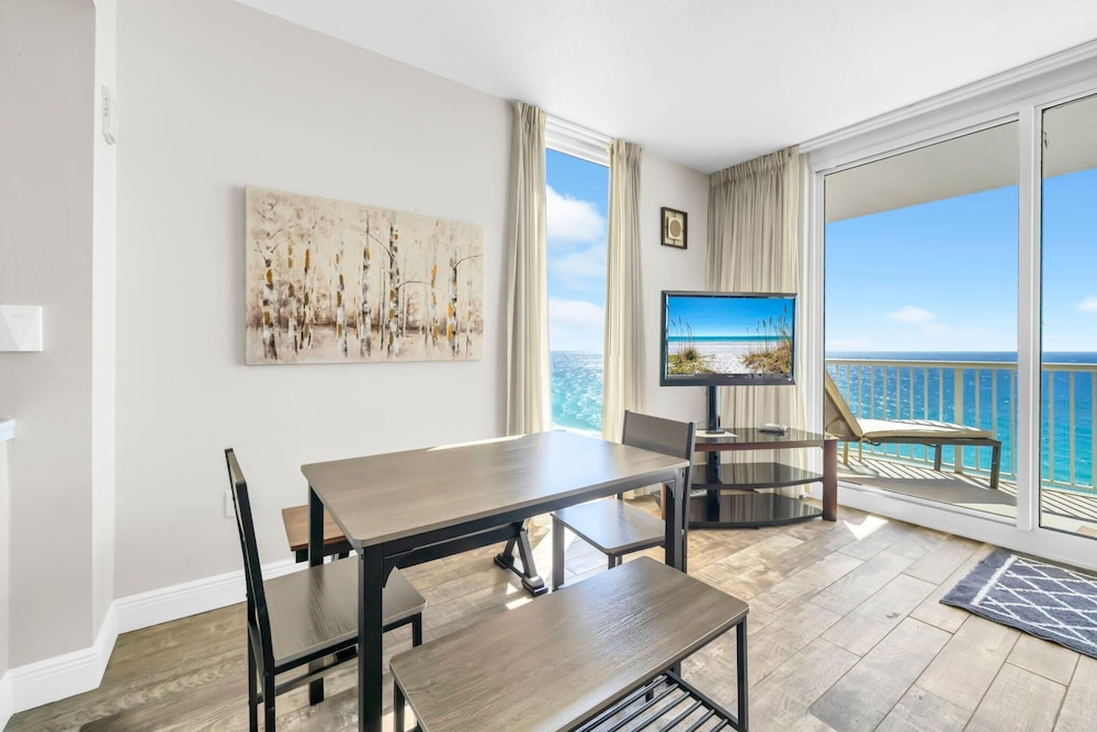 Majestic Beach Towers 1-1415