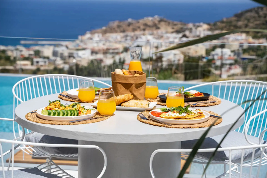 ISTIA LUXURY VILLAS