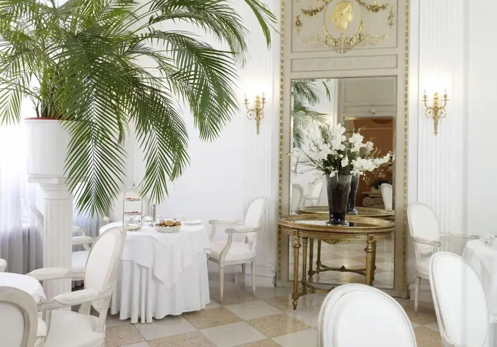 Hotel Opera