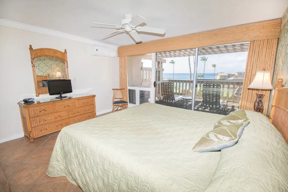 Kahana Sunset D8 2 Bedroom Condo by Redawning