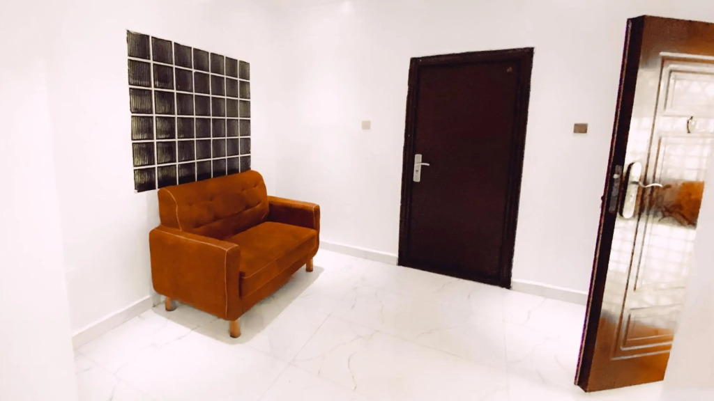 Royal Court Lounge & Boutique Hotel