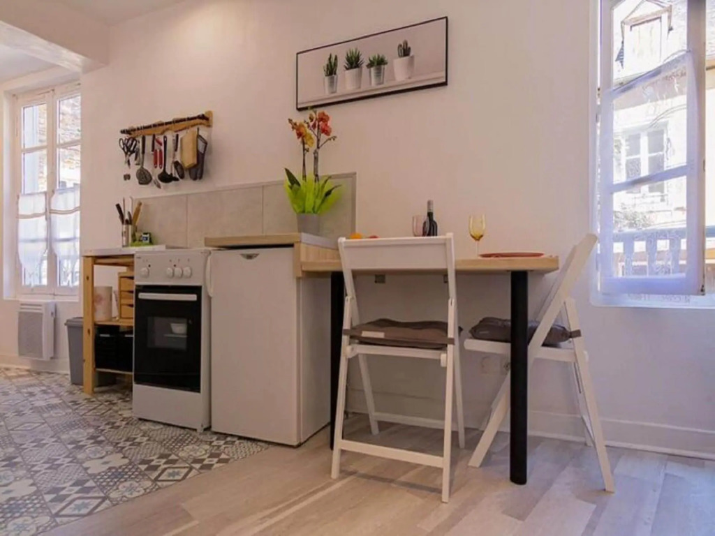 Charming holiday home in Ségur-le-Château with parking