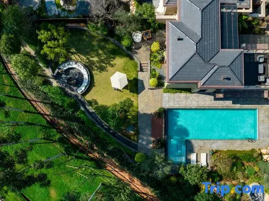 DongFengYun-Muyin Hot Spring Villa Hotel