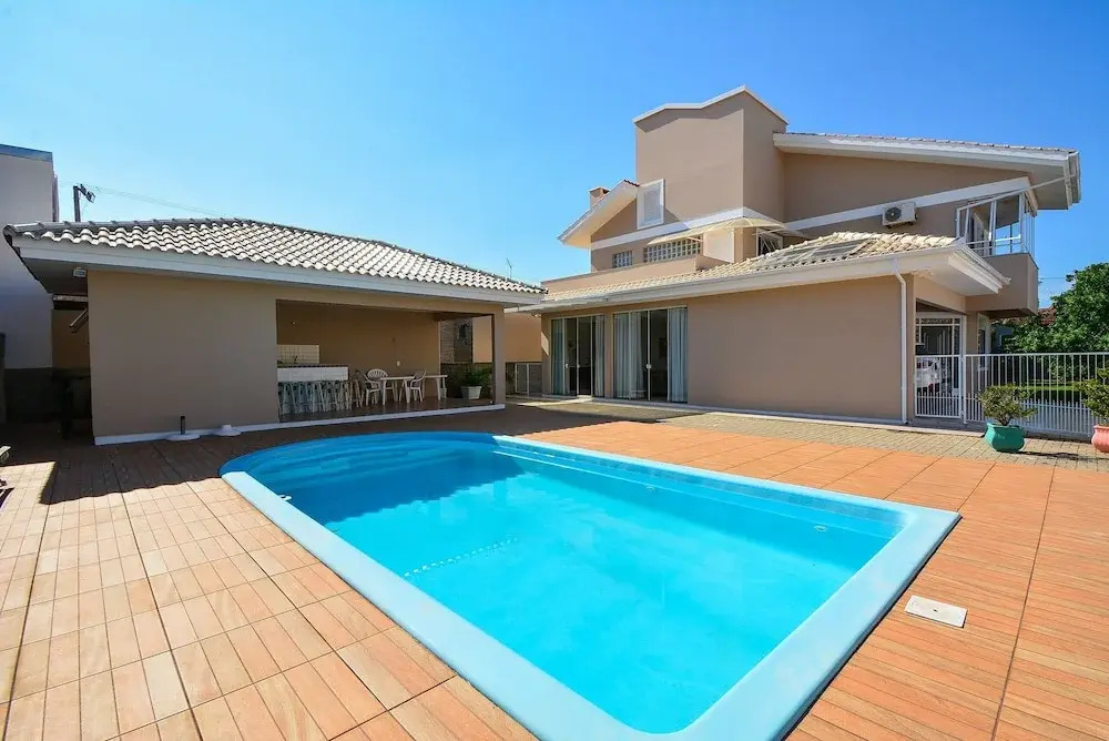 Casa com Piscina Morro das Pedras