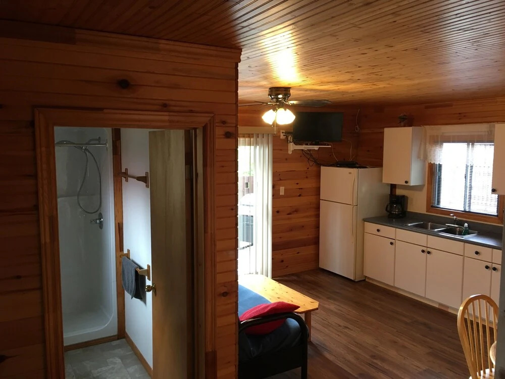 Sandy Shore Cottages Luxury Resort on Rice Lake