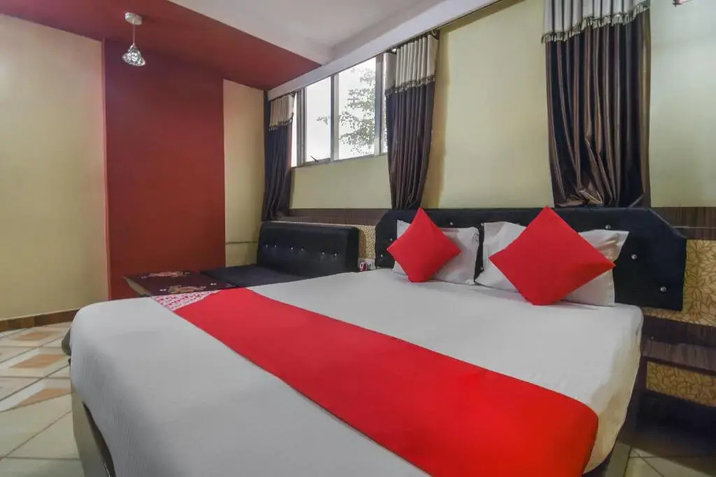 Hotel Golden Palace by OYO Rooms