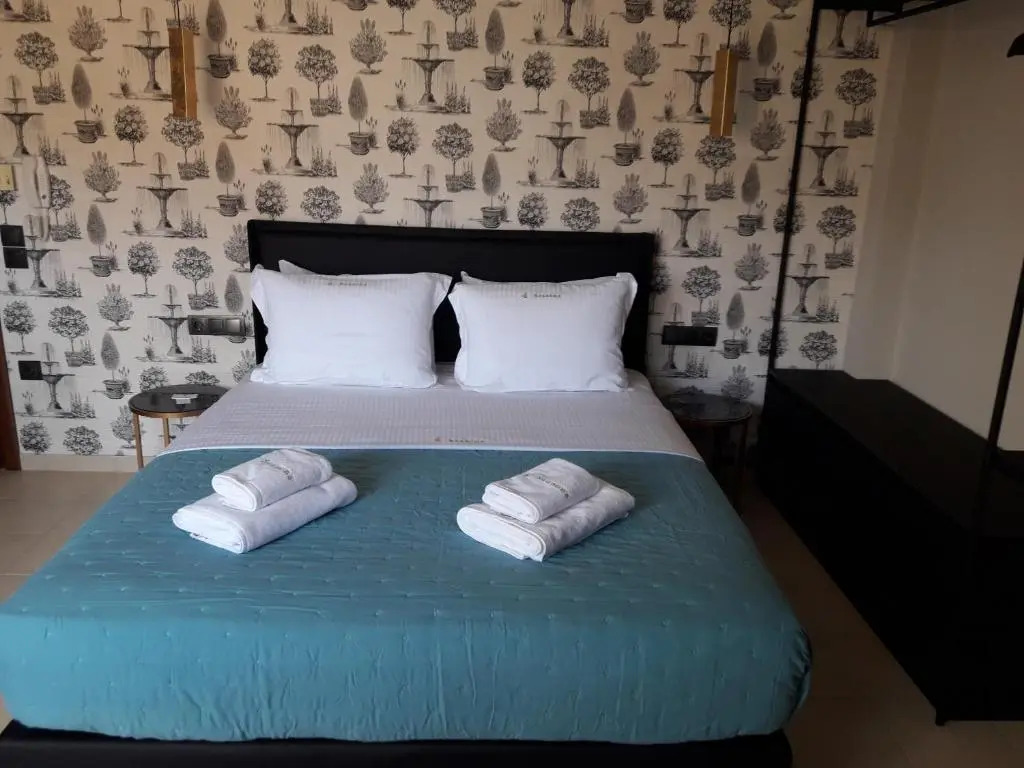 4 Seasons Luxury Apartments