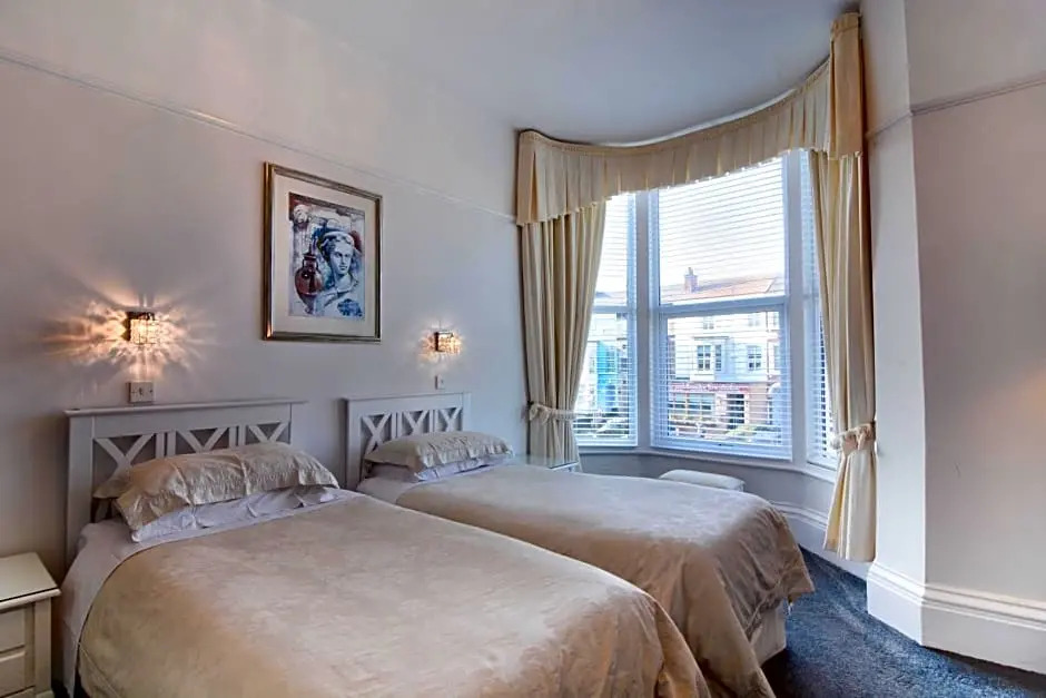 Clifton Villa - Southport