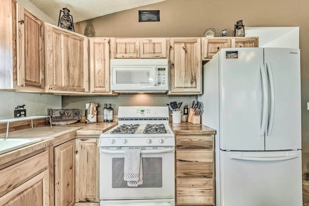 Cozy & Modern Ruidoso Cabin w/ Stellar Views!