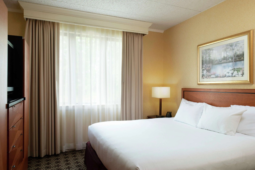 DoubleTree Suites by Hilton Mount Laurel
